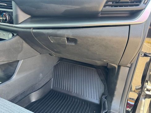 Used 2023 Nissan Rogue SV image 22