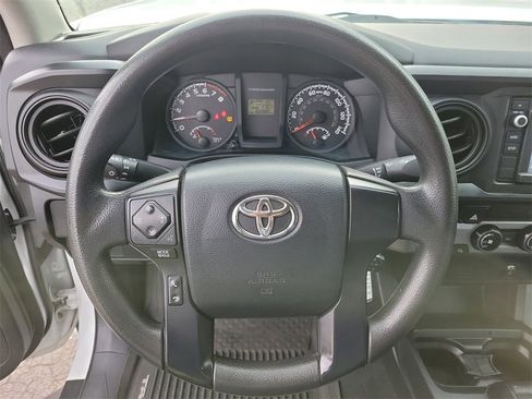 Used 2017 Toyota Tacoma SR image 21