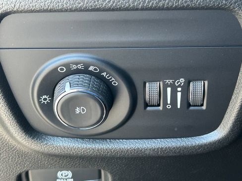 Used 2024 Jeep Grand Cherokee Limited AWD/4WD image 22