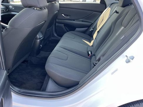Used 2024 Hyundai Elantra SEL w/ Convenience Package FWD image 18