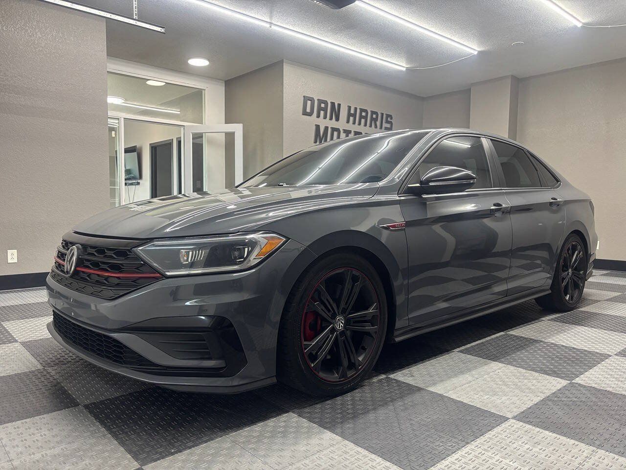 Used 2019 Volkswagen Jetta GLI FWD image 2