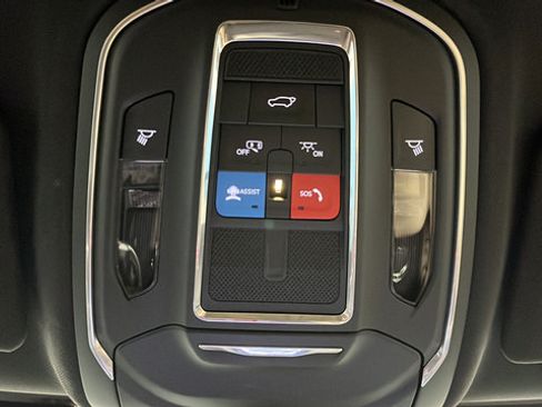 Used 2024 Jeep Grand Cherokee Limited AWD/4WD image 33