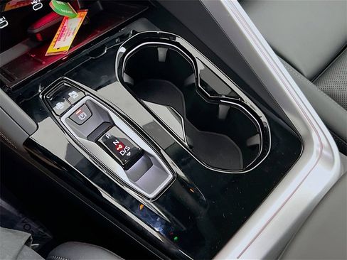 New 2025 Audi Q5 Prestige image 17