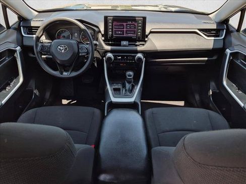 Used 2021 Toyota RAV4 LE FWD image 18