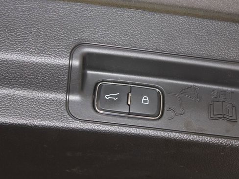 Used 2025 Ford Explorer ST-Line w/ ST-Line Street Pack AWD/4WD image 16
