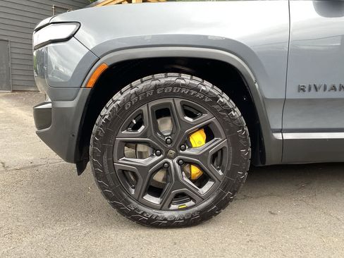 Used 2022 Rivian R1T Adventure AWD/4WD image 11