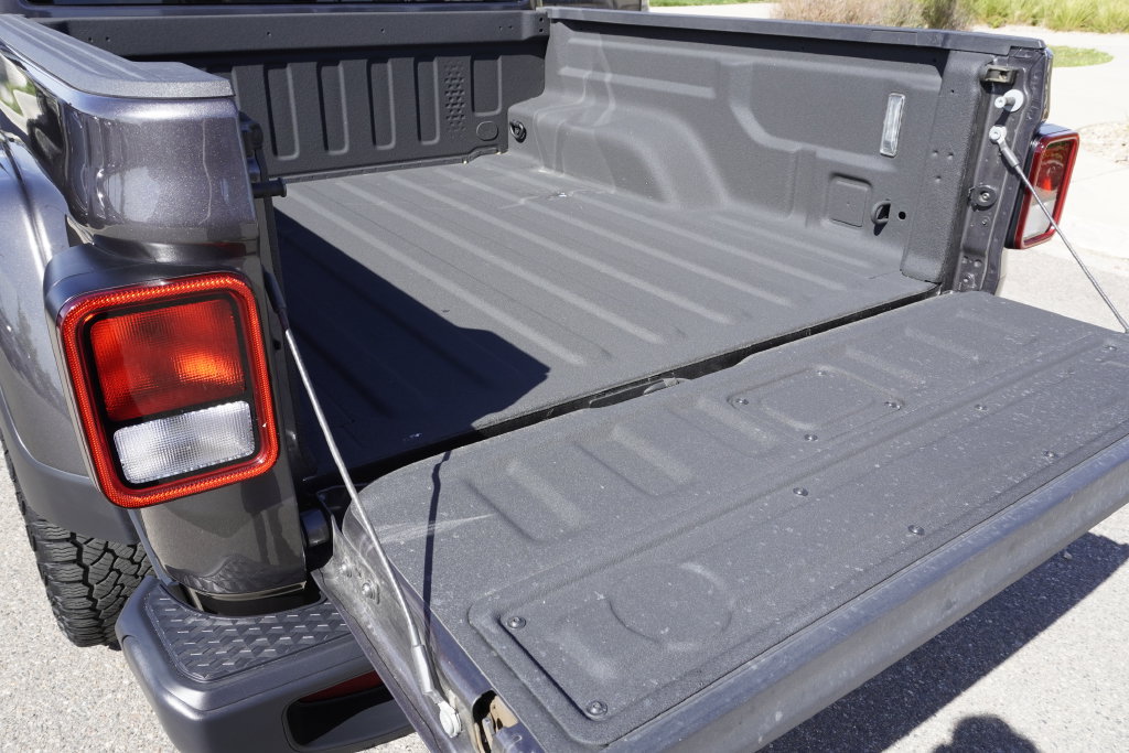 Used 2025 Jeep Gladiator Sport AWD/4WD image 31