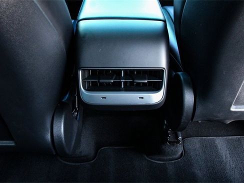 Used 2021 Tesla Model Y Long Range image 25