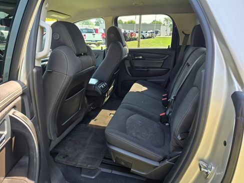 Used 2016 GMC Acadia SLE FWD image 10