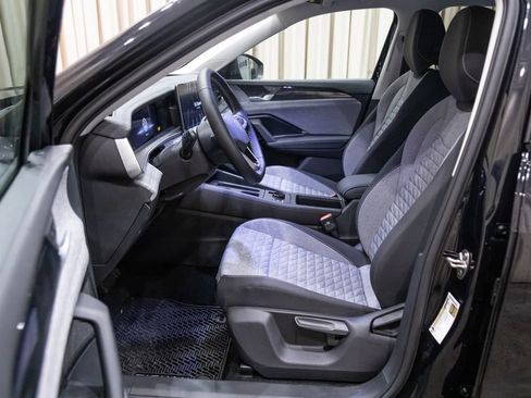 New 2026 Volkswagen Tiguan S image 9