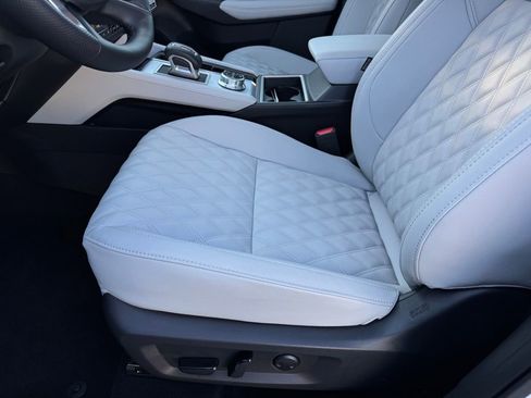 New 2025 Mitsubishi Outlander SEL image 29