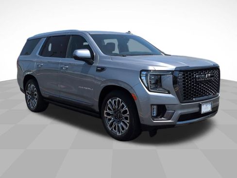 Used 2024 GMC Yukon Denali Ultimate AWD/4WD image 3