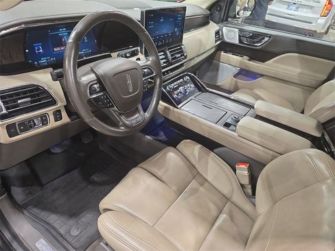 Used 2022 Lincoln Navigator L Reserve image 17