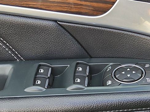 Used 2018 Ford Explorer Limited image 24