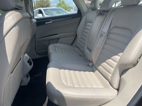 Used 2019 Ford Fusion SEL image 26