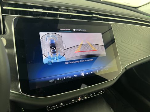 Used 2026 Mercedes-Benz E 350 4MATIC Sedan image 31