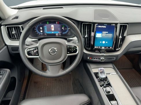 Certified 2025 Volvo XC60 T8 Ultra w/ Climate Package image 28
