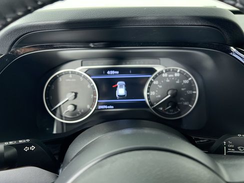 Used 2024 Nissan Pathfinder SV w/ SV Premium Package FWD image 20
