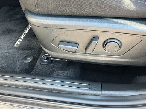 Certified 2025 Hyundai Tucson SEL FWD image 15