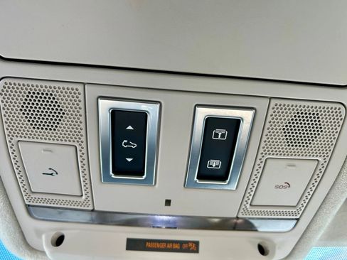 Used 2020 Jaguar F-PACE Prestige image 32