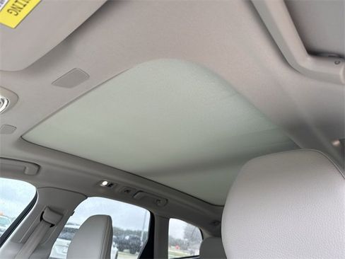 Used 2021 Volvo XC60 T5 Momentum w/ Climate Package image 19