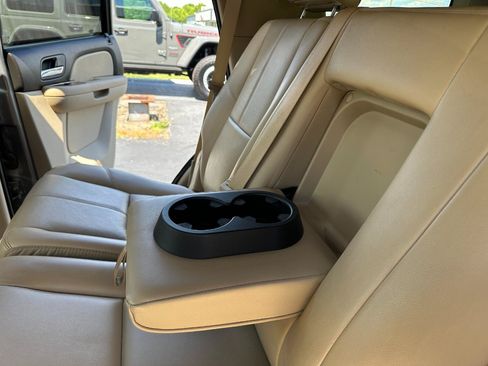 Used 2007 Chevrolet Tahoe LTZ w/ LTZ Preferred Equipment Group AWD/4WD image 29