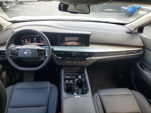 Certified 2025 Nissan Murano SL AWD/4WD image 13