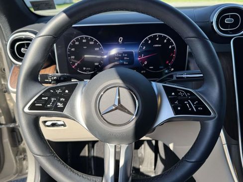 Used 2024 Mercedes-Benz GLC 300 4MATIC image 19