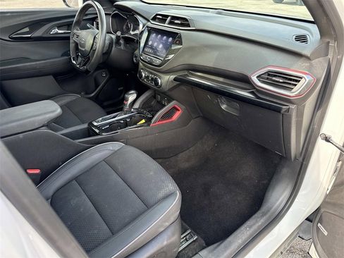 Used 2023 Chevrolet TrailBlazer RS w/ Sun and Liftgate Package image 31