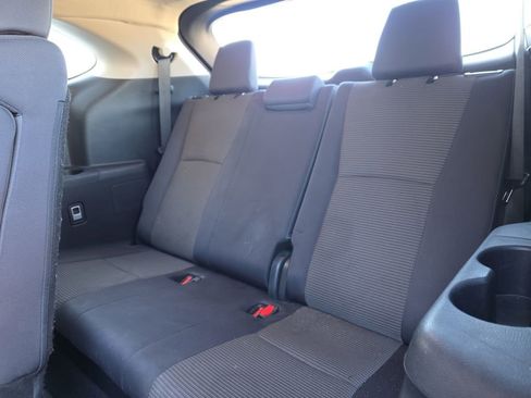 Used 2024 Toyota Highlander LE image 30