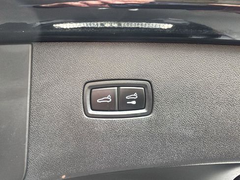 Used 2023 Porsche Cayenne Coupe AWD/4WD image 31
