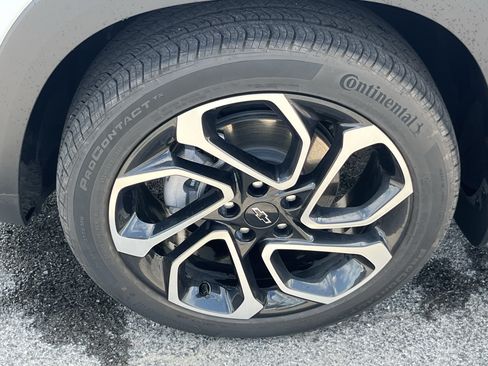 Used 2026 Chevrolet Trax RS w/ Sunroof Package FWD image 13
