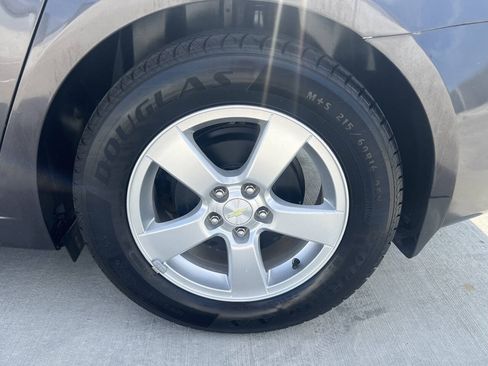 Used 2014 Chevrolet Cruze LT FWD image 17