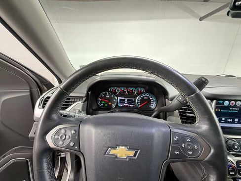 Used 2016 Chevrolet Suburban LT RWD image 11