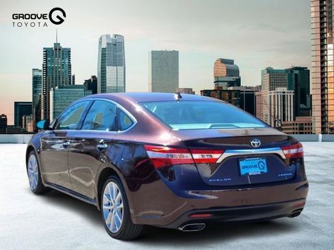 Used 2013 Toyota Avalon Limited w/ Technology Pkg image 3