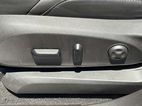 Used 2020 Buick Envision Essence w/ Experience Buick Package FWD image 16