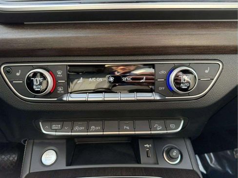 Certified 2025 Audi Q5 2.0T Premium Plus w/ Premium Plus Package AWD/4WD image 15