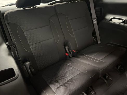 Certified 2023 GMC Acadia SLE w/ Driver Convenience Package image 13