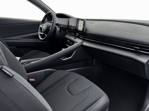 New 2025 Hyundai Elantra SEL image 22