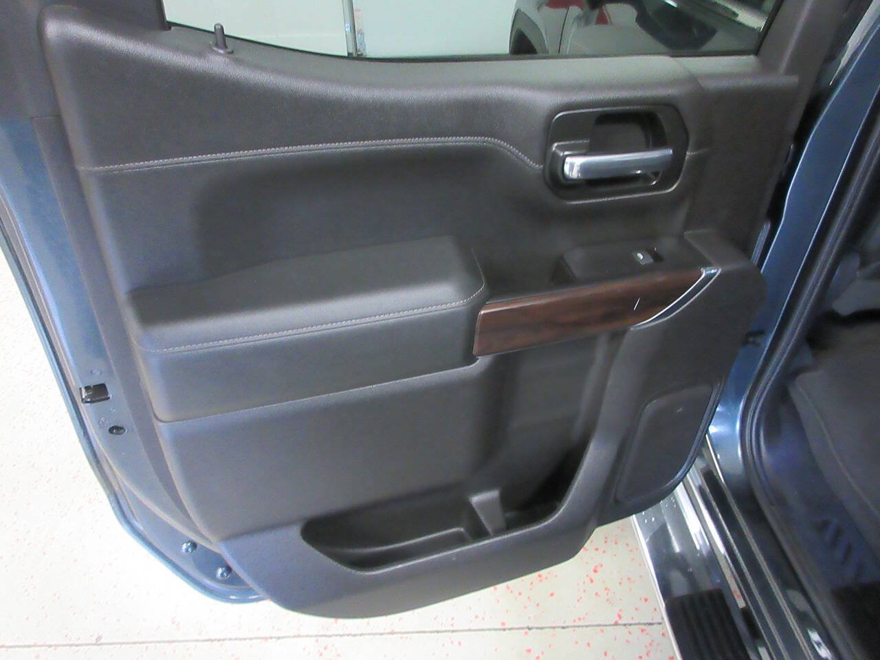 Used 2019 GMC Sierra 1500 SLT w/ SLT Premium Package AWD/4WD image 39