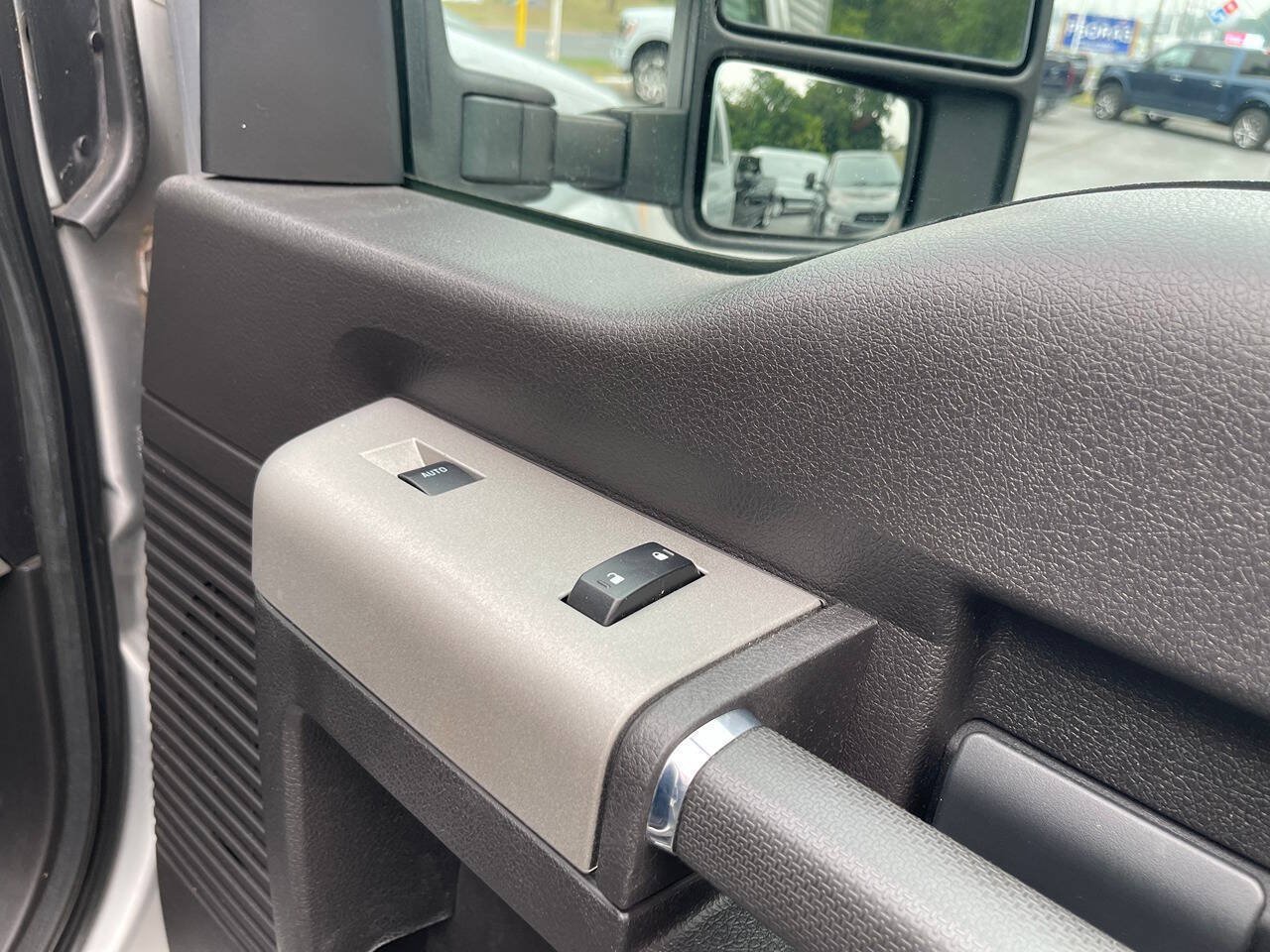 Used 2016 Ford F350 4x4 Crew Cab Super Duty image 38