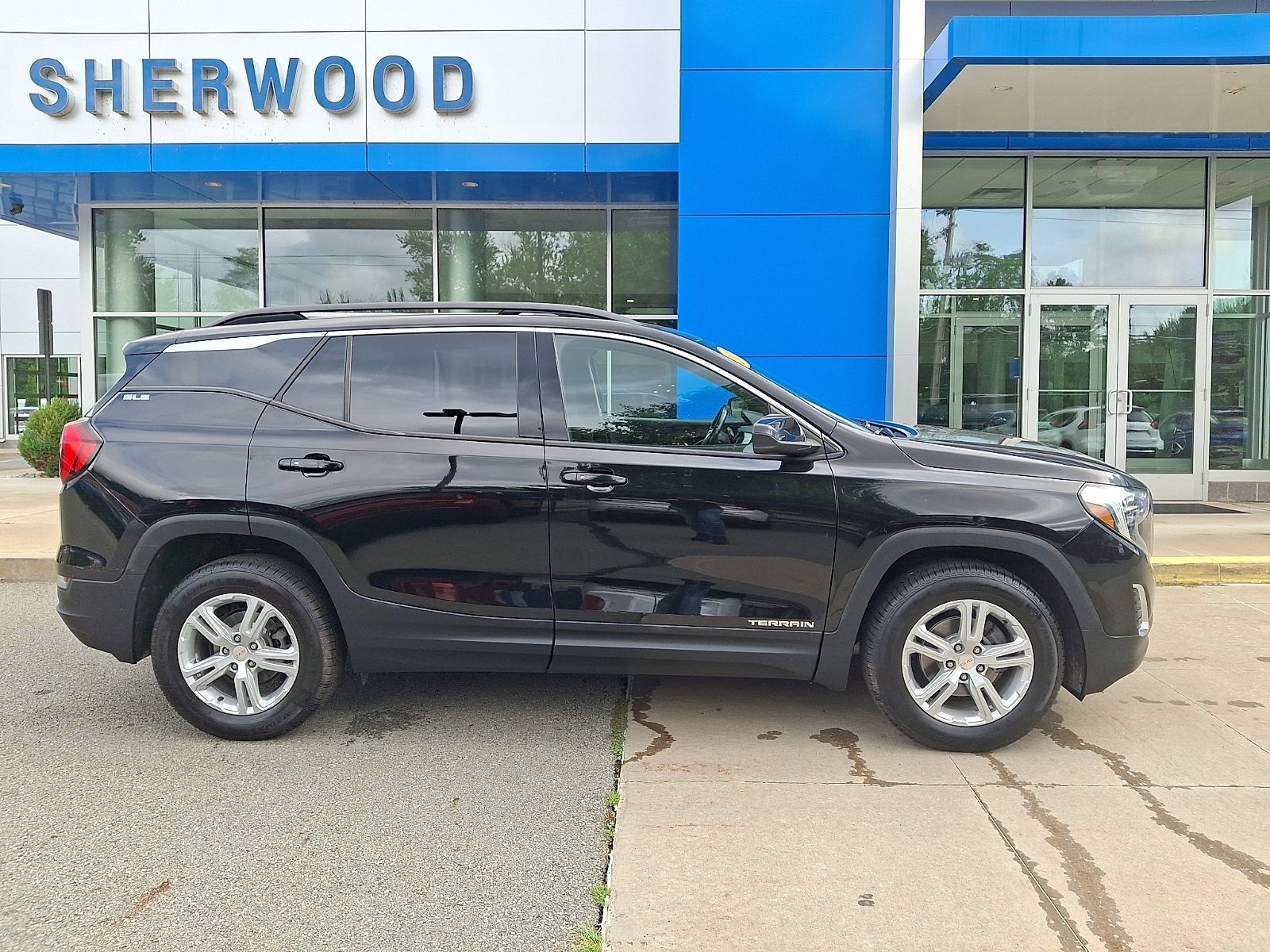 Used 2020 GMC Terrain SLE w/ Driver Convenience Package AWD/4WD image 7