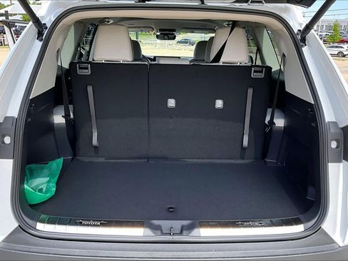 New 2026 Toyota Grand Highlander FWD image 16