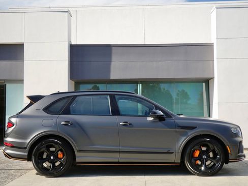 New 2025 Bentley Bentayga image 5