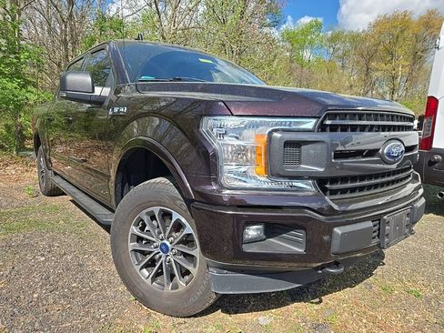 Used 2018 Ford F150 XLT w/ Equipment Group 302A Luxury image 3