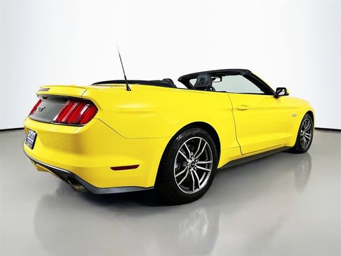 Used 2017 Ford Mustang GT Premium image 8