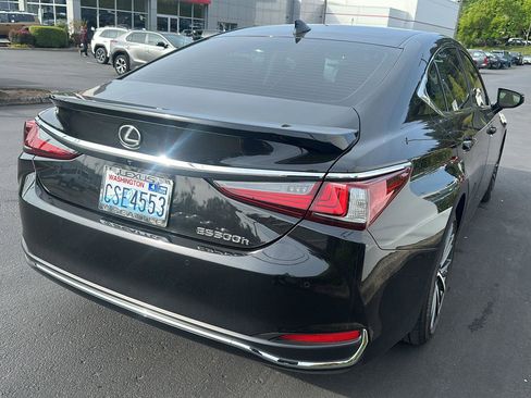 Used 2025 Lexus ES 300h w/ Premium Package FWD image 7