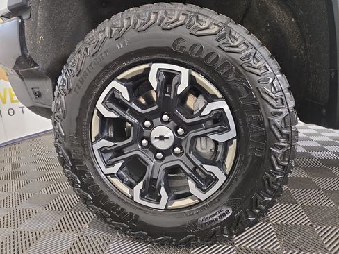 Certified 2024 Chevrolet Silverado 1500 ZR2 w/ Technology Package AWD/4WD image 34