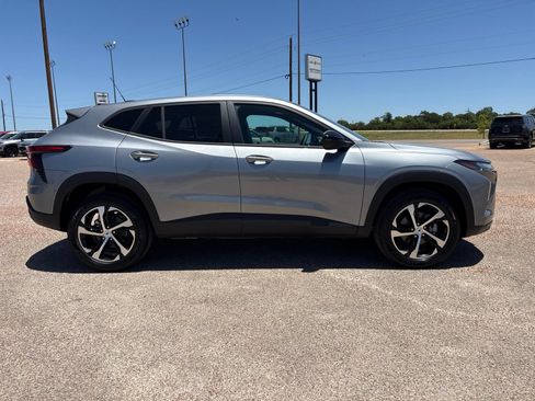 New 2026 Chevrolet Trax RS w/ Driver Confidence Package FWD image 7