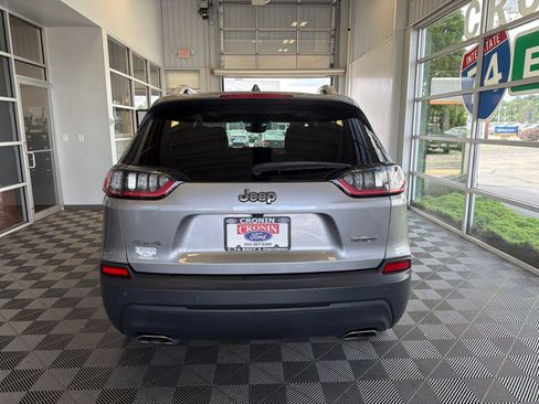 Used 2019 Jeep Cherokee Latitude Plus w/ Comfort/Convenience Group AWD/4WD image 5